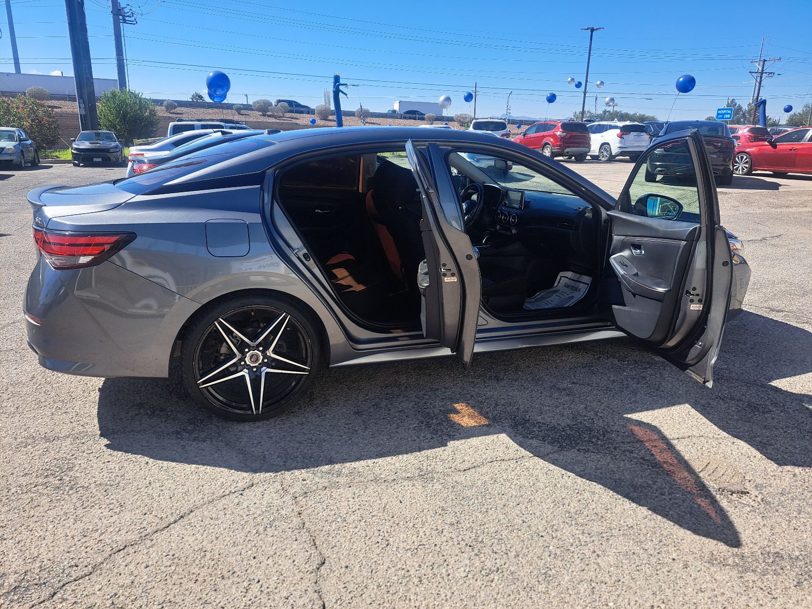 2020 Nissan Sentra SR — photo 12 of 16
