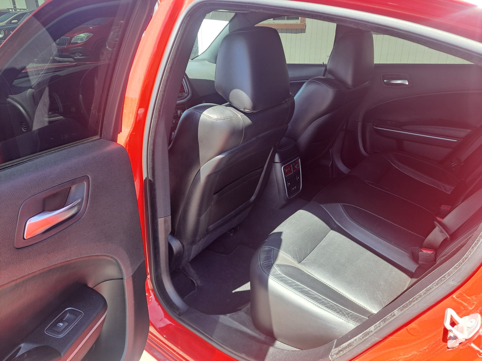 2022 Dodge Charger SXT — photo 8 of 17