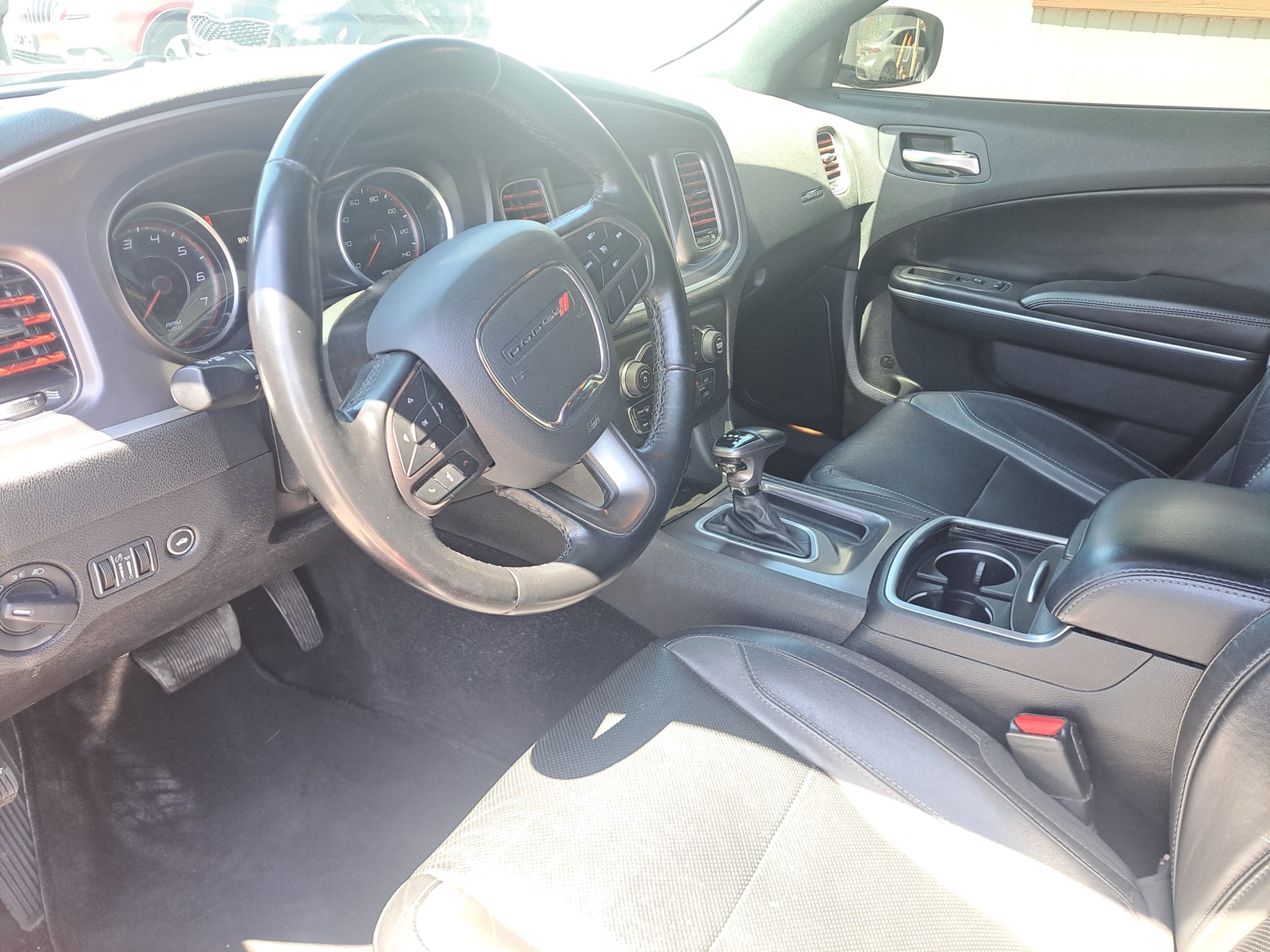 2022 Dodge Charger SXT — photo 12 of 17
