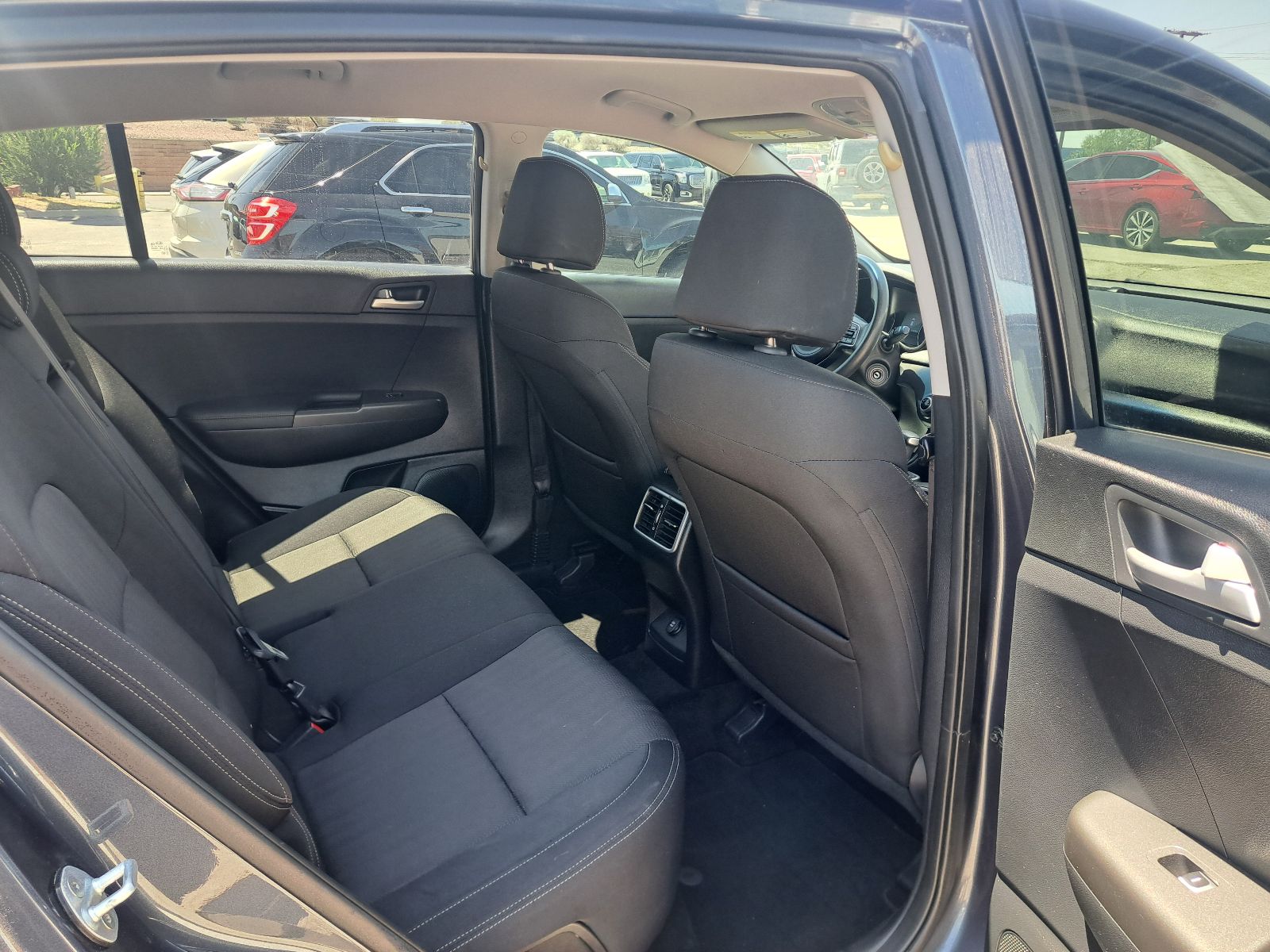 2019 Kia Sportage Fe — photo 10 of 18