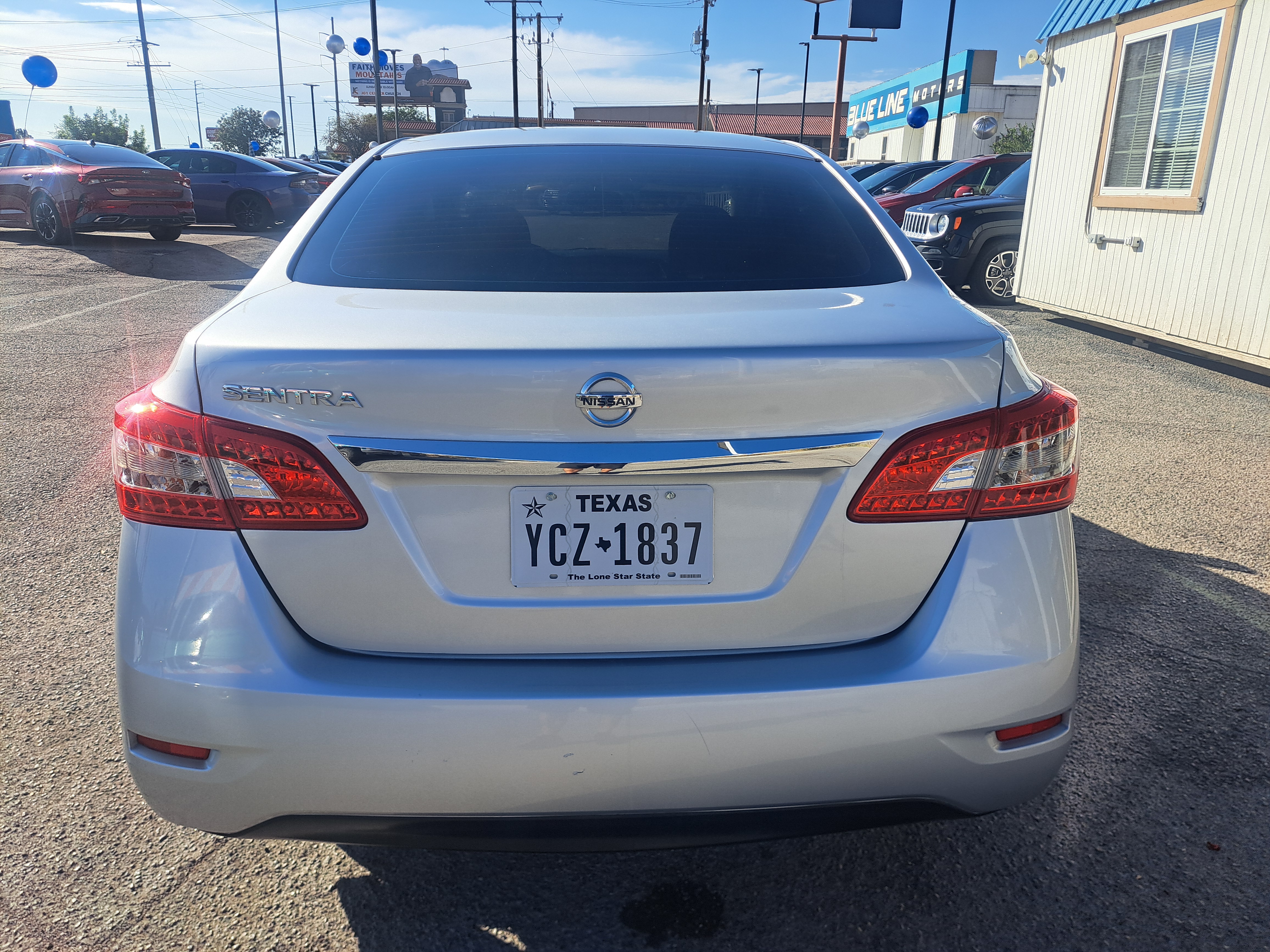 2015 Nissan Sentra S — photo 6 of 17