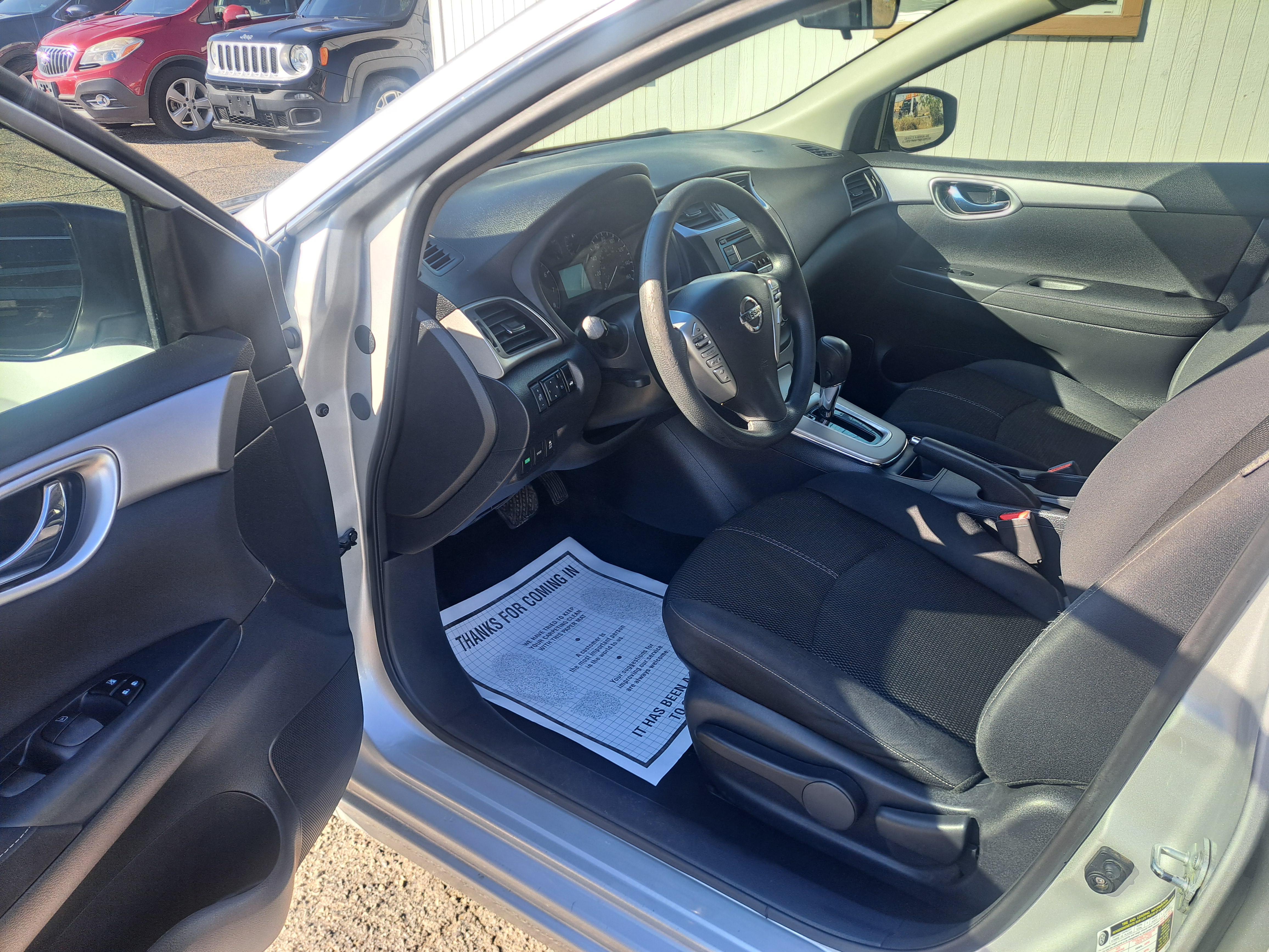 2015 Nissan Sentra S — photo 7 of 17