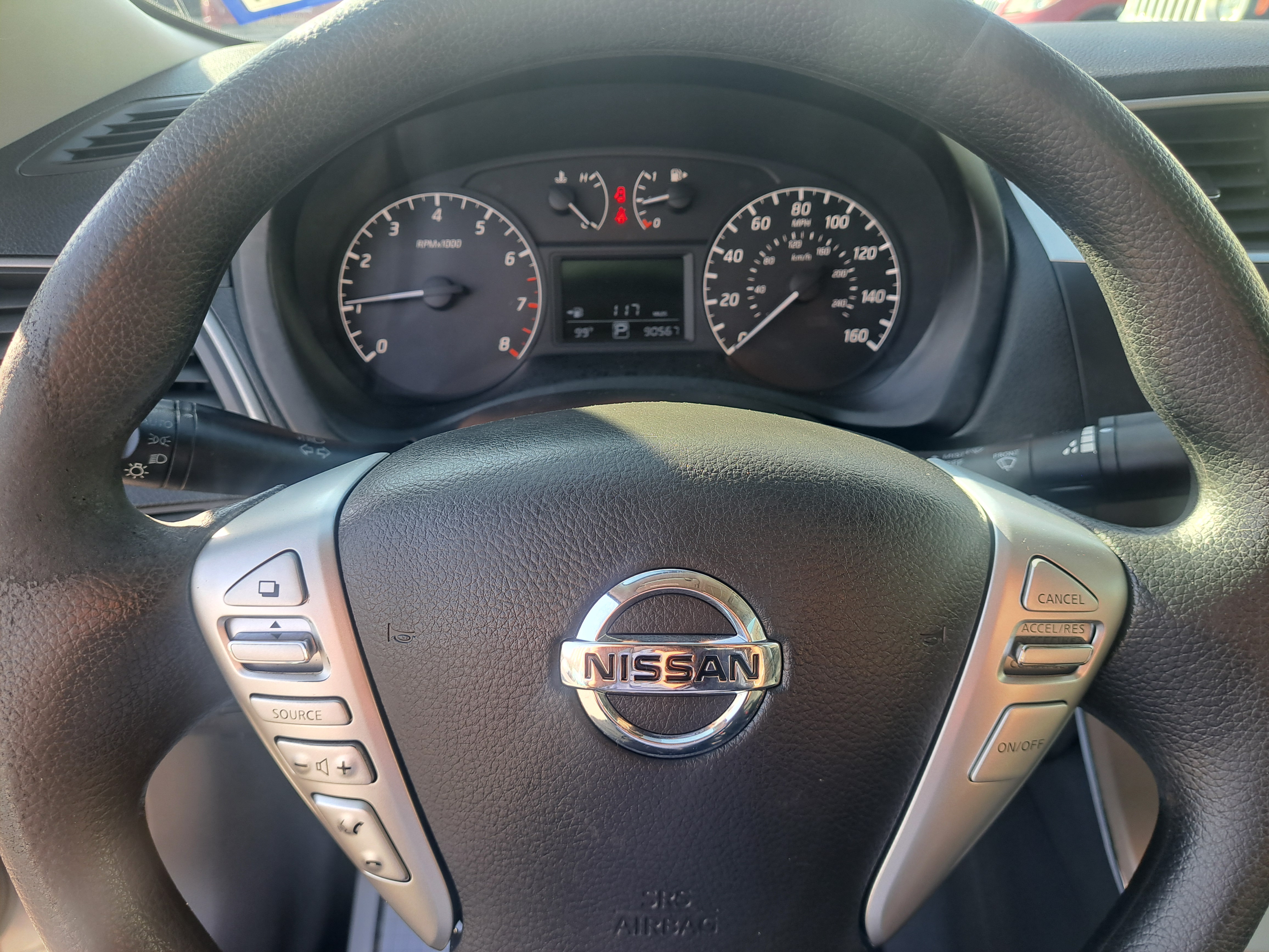 2015 Nissan Sentra S — photo 13 of 17