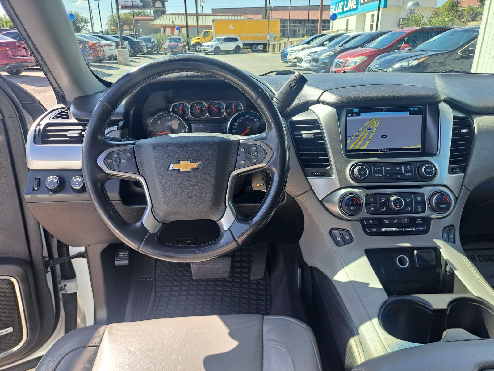 2019 Chevrolet Suburban LT — photo 14 of 20