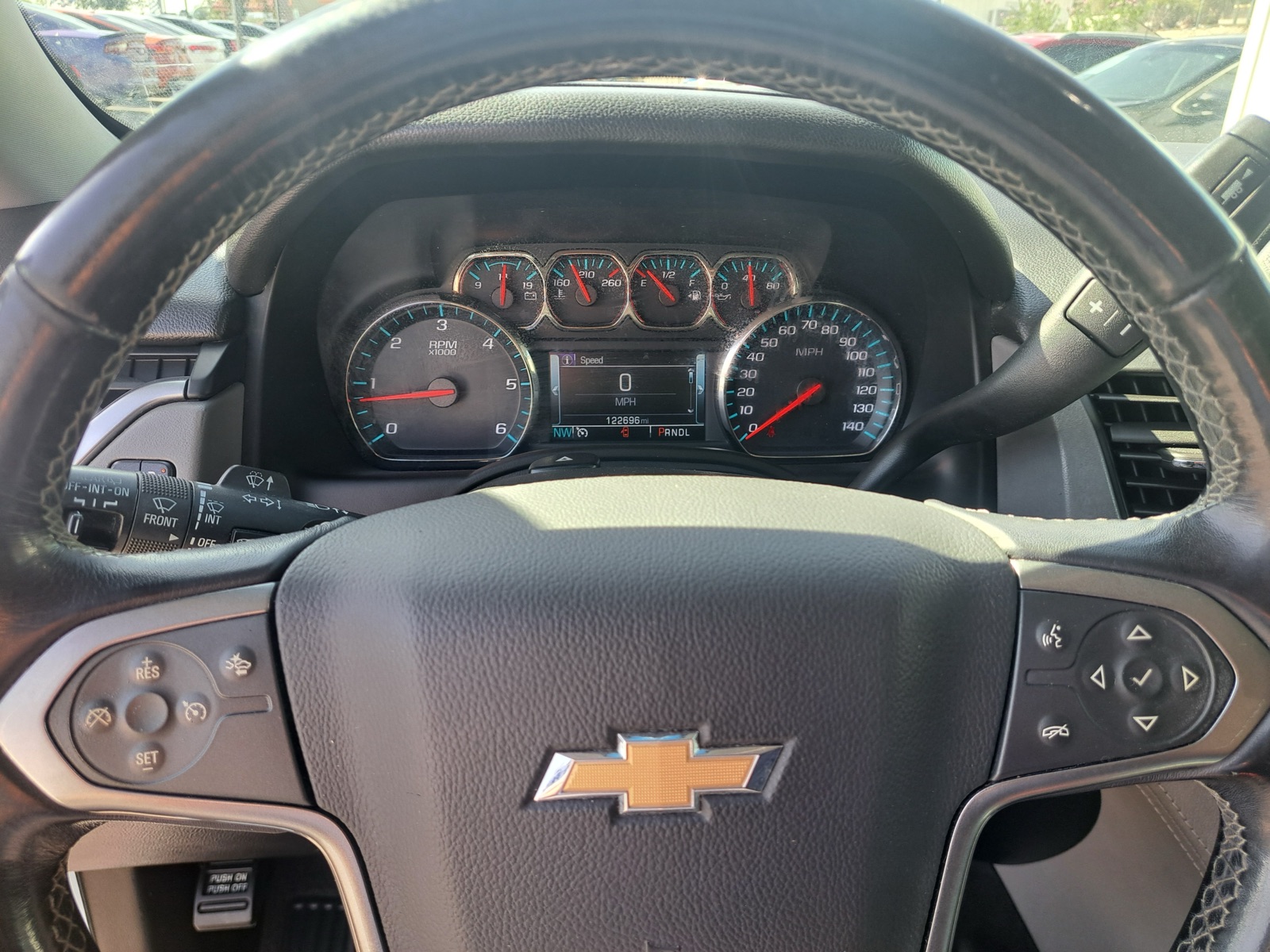 2019 Chevrolet Suburban LT — photo 10 of 20