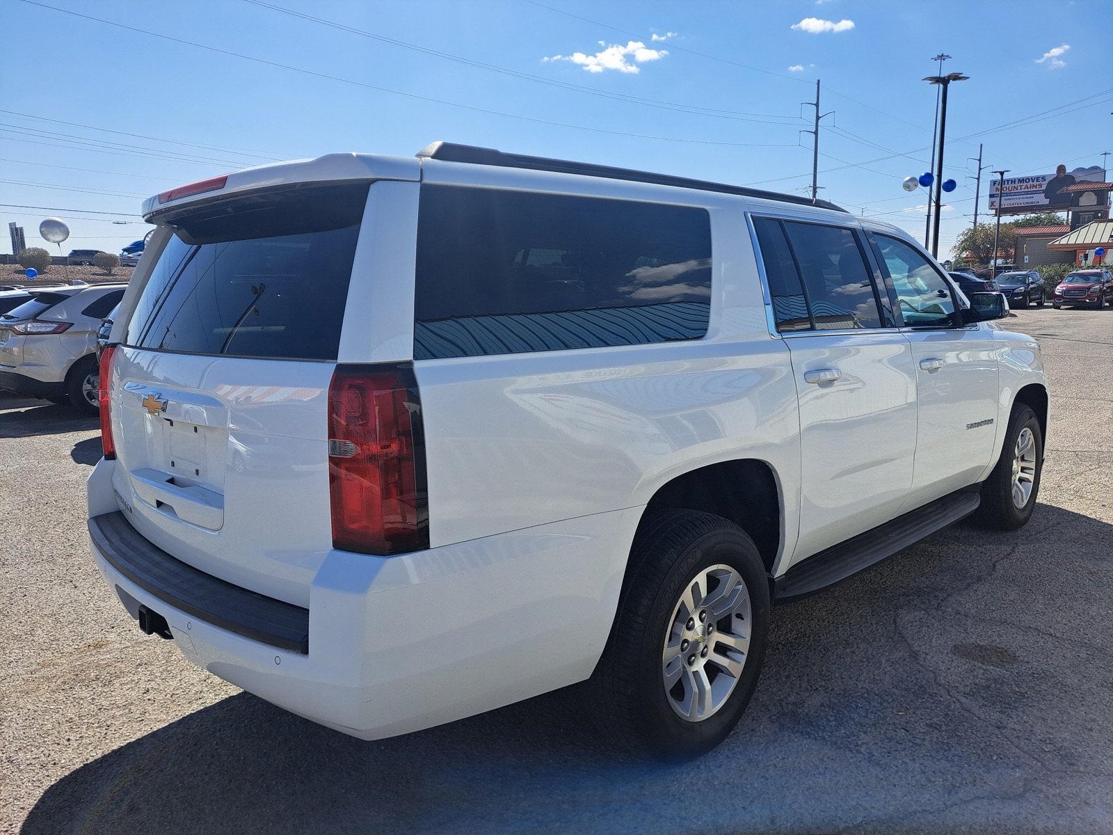 2019 Chevrolet Suburban LT — photo 5 of 20