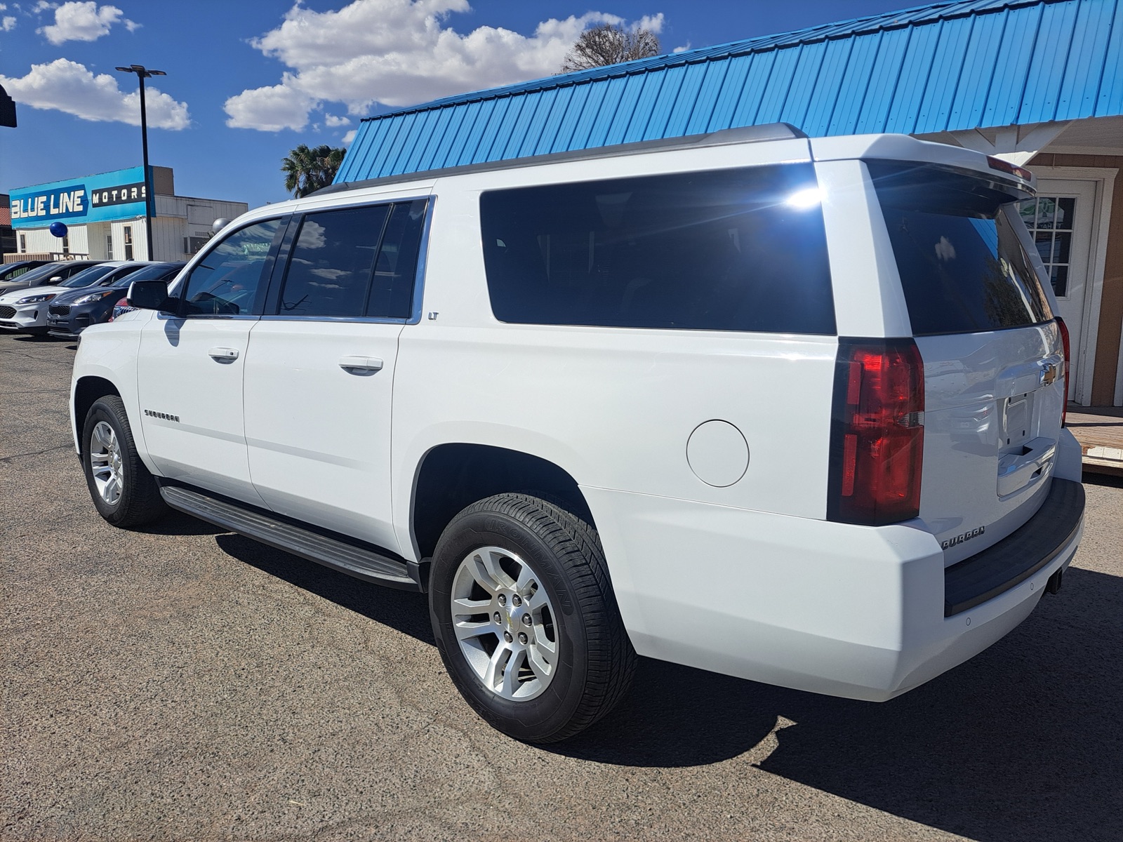 2019 Chevrolet Suburban LT — photo 4 of 20