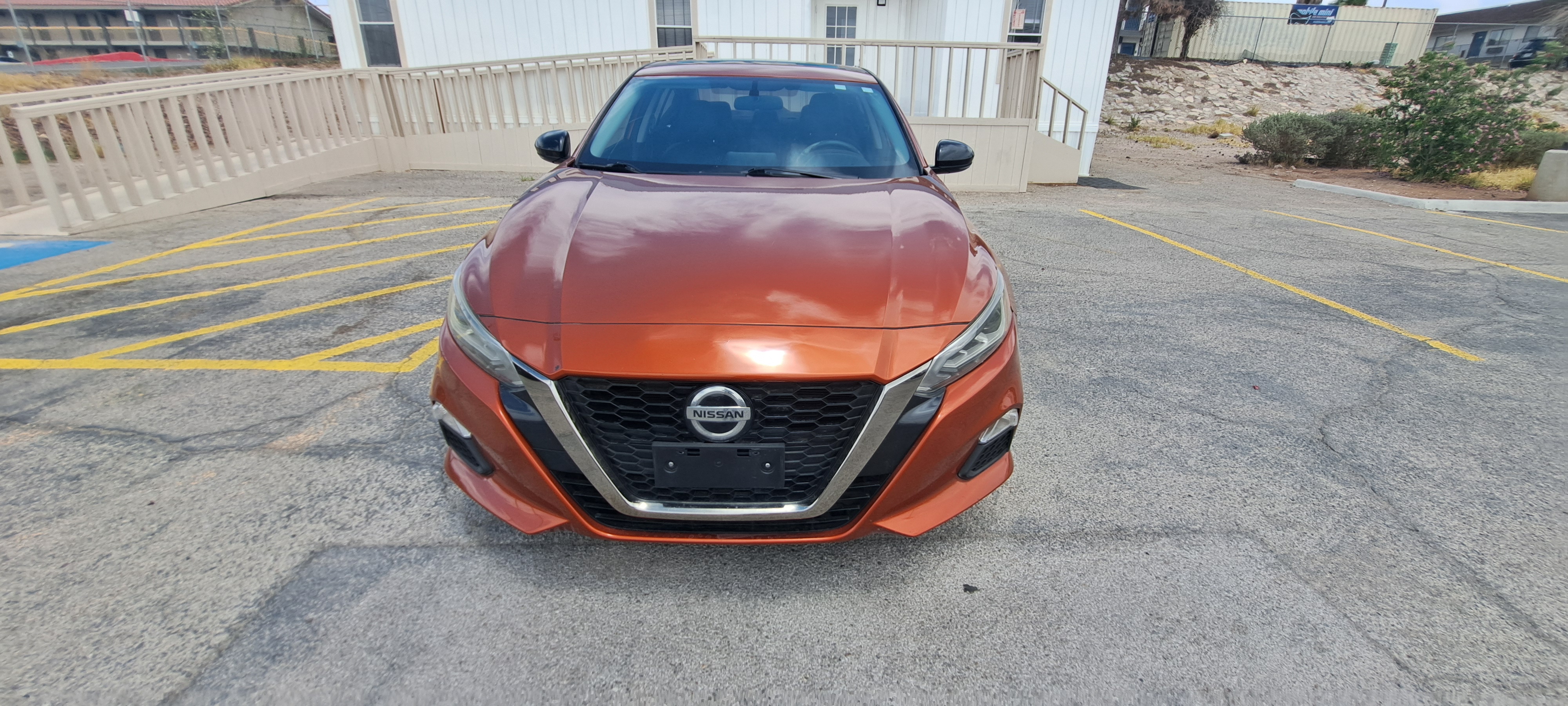 2019 Nissan Altima SR — photo 5 of 19