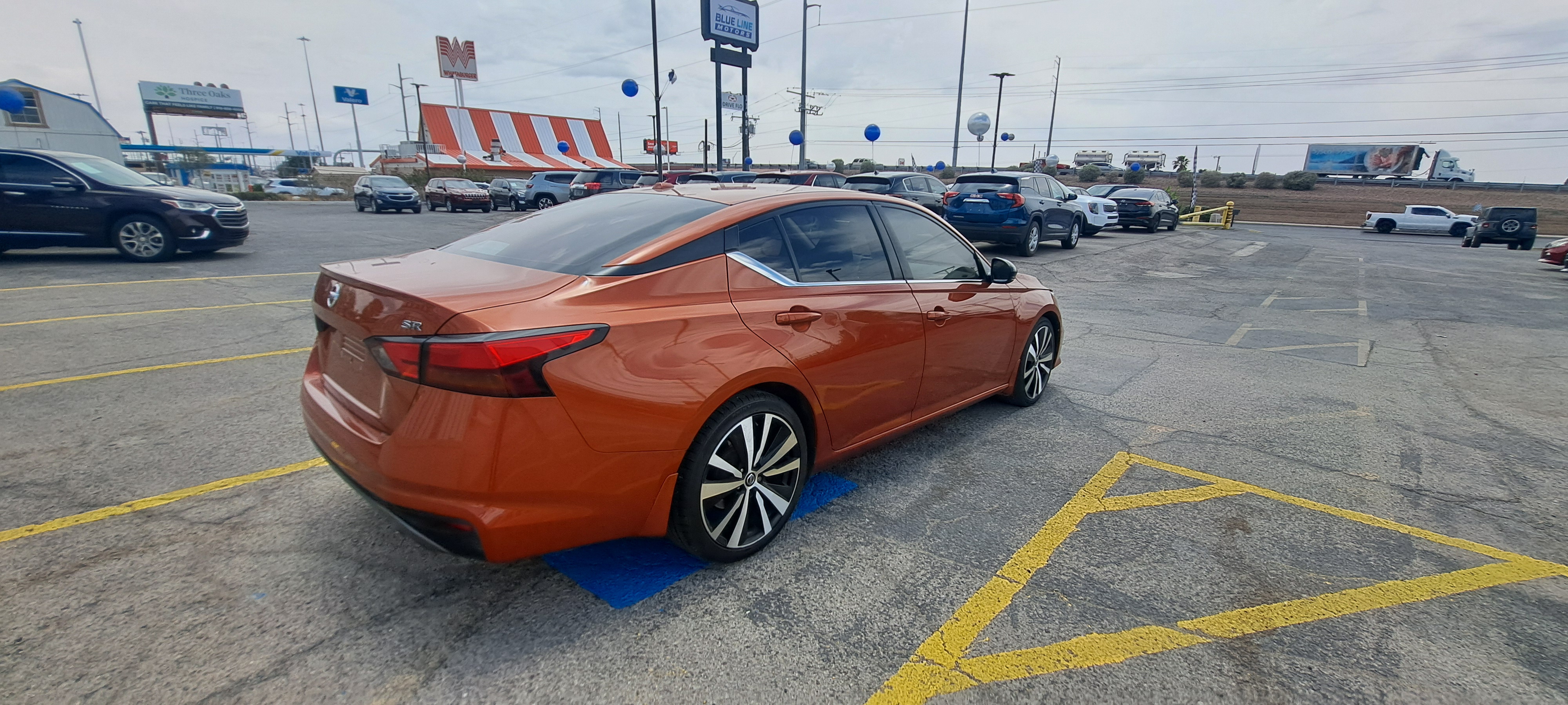 2019 Nissan Altima SR — photo 4 of 19