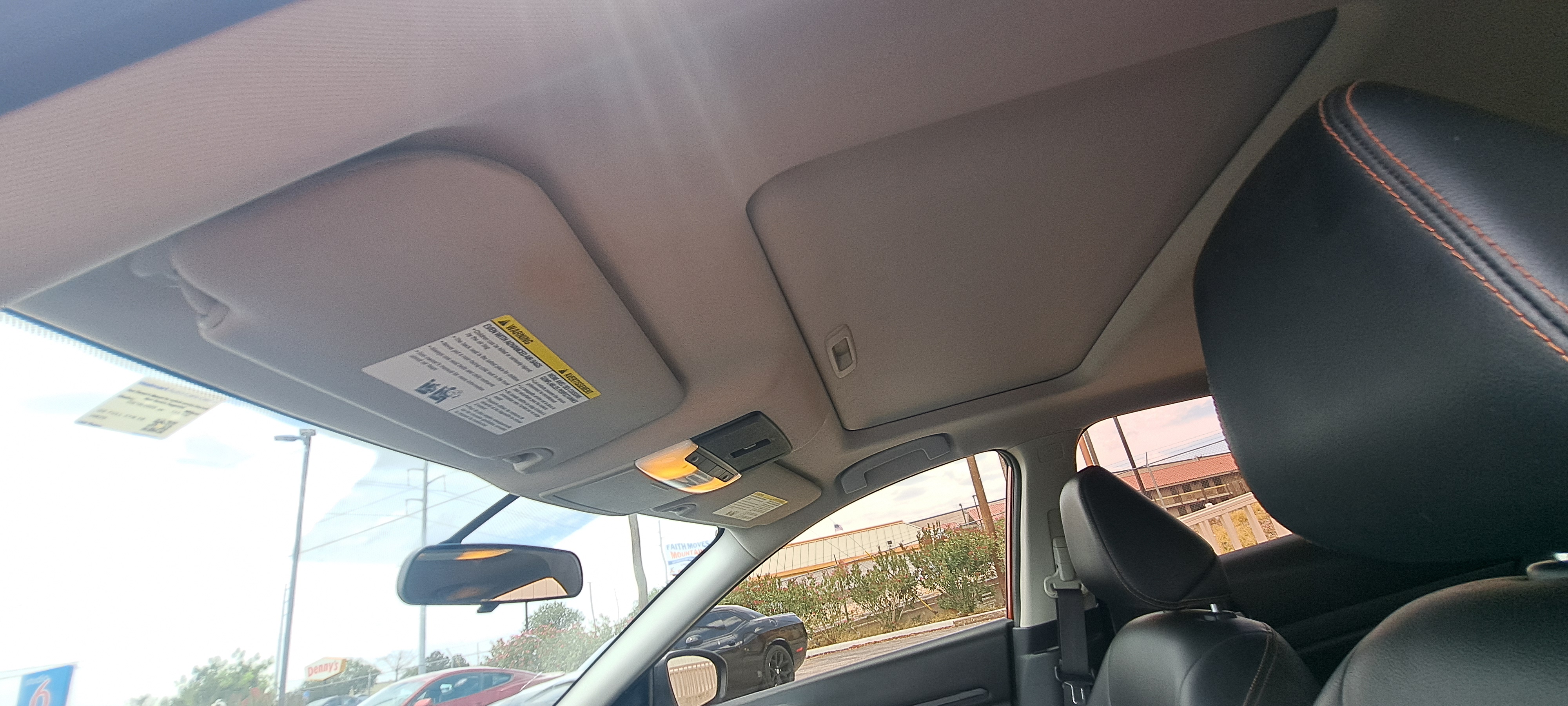2019 Nissan Altima SR — photo 13 of 19