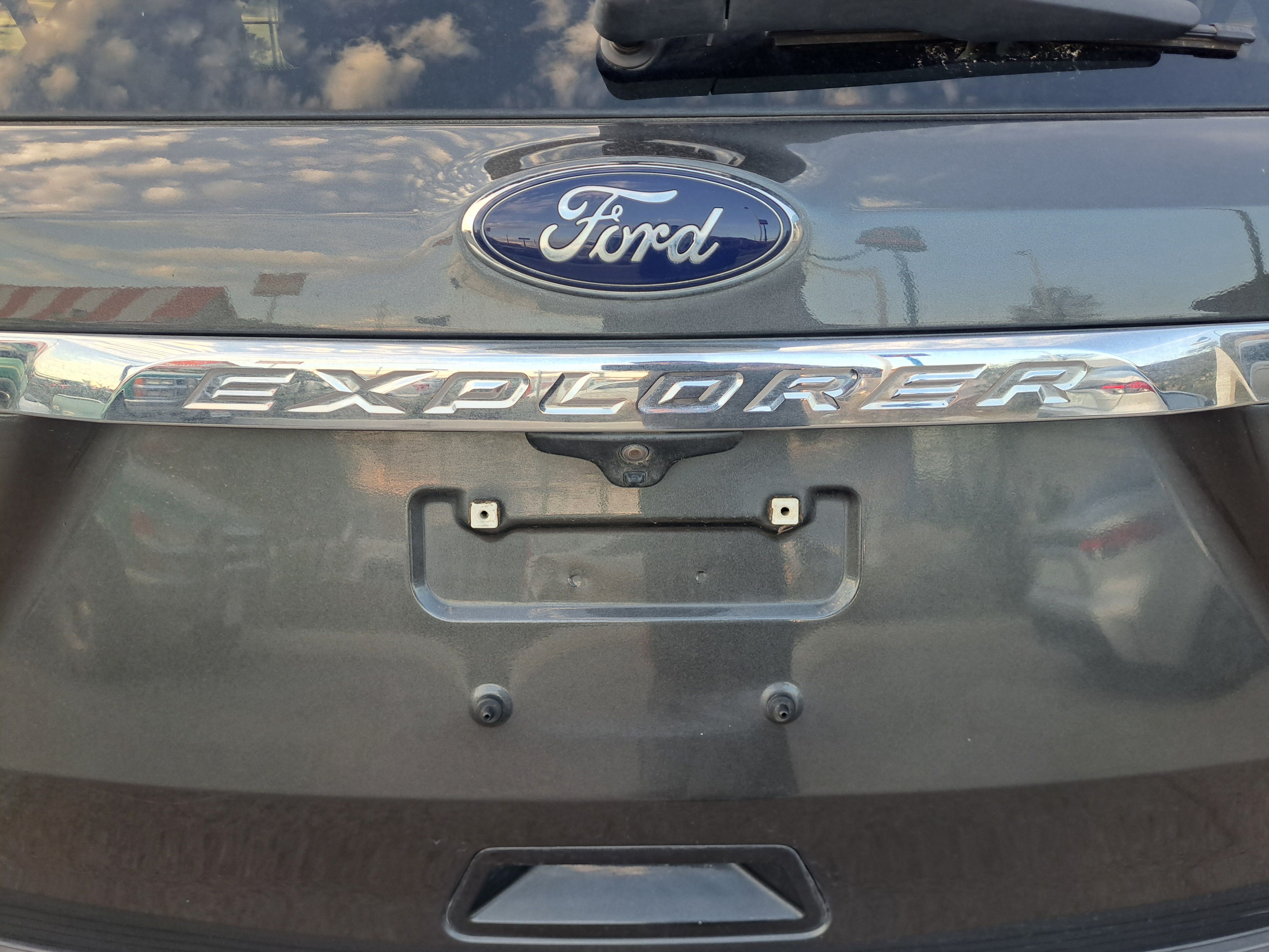 2019 Ford Explorer XLT — photo 14 of 15