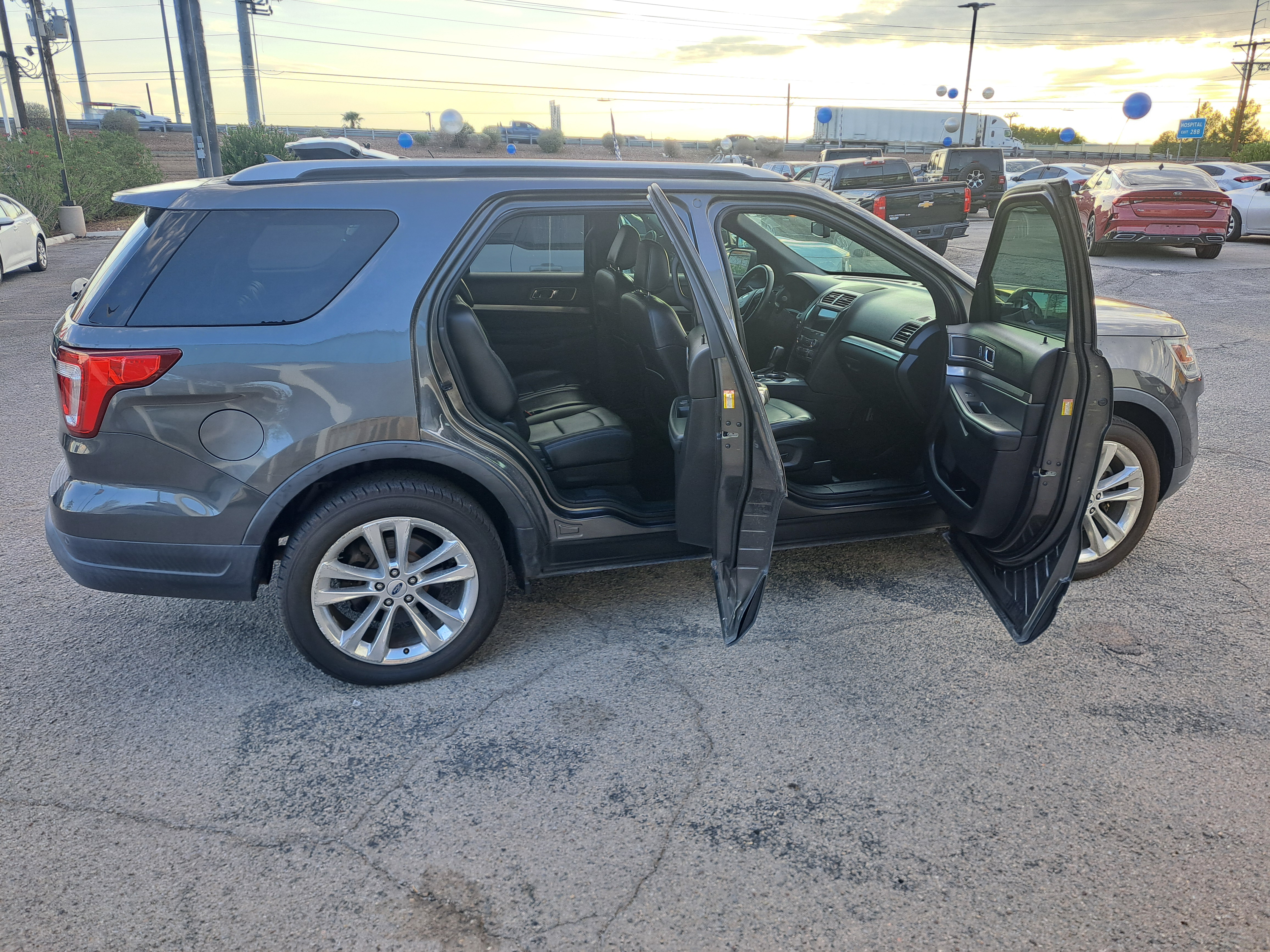 2019 Ford Explorer XLT — photo 9 of 15