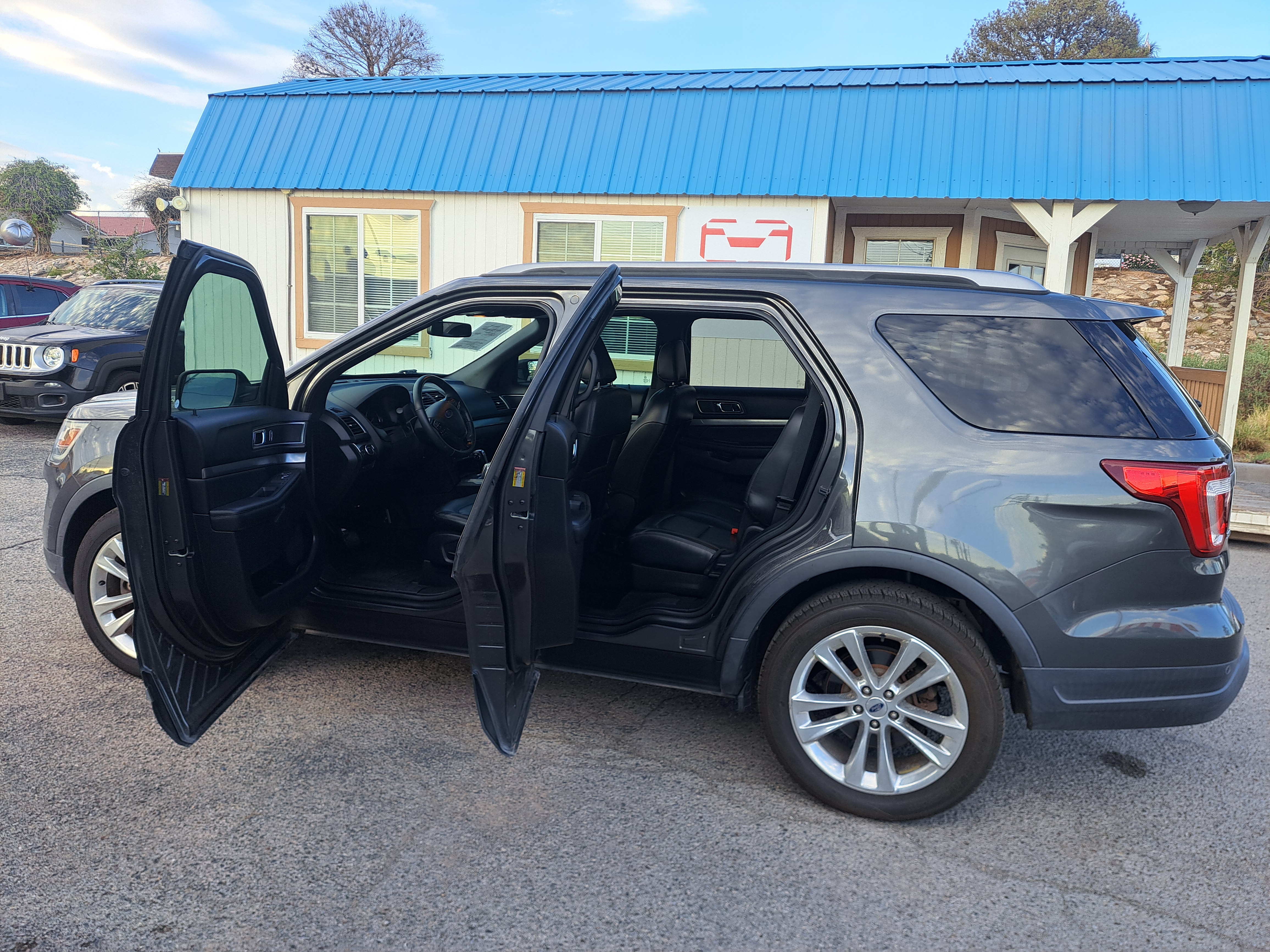 2019 Ford Explorer XLT — photo 6 of 15